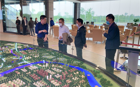 AG尊时凯龙人生就博集团党委委员、董事郑贵林一行赴天府橄榄公司进行安全环保专项检查